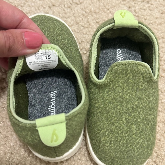 Allbirds Merino Wool Slip-On Shoes for Kids | Size 5 - Picture 1 of 6
